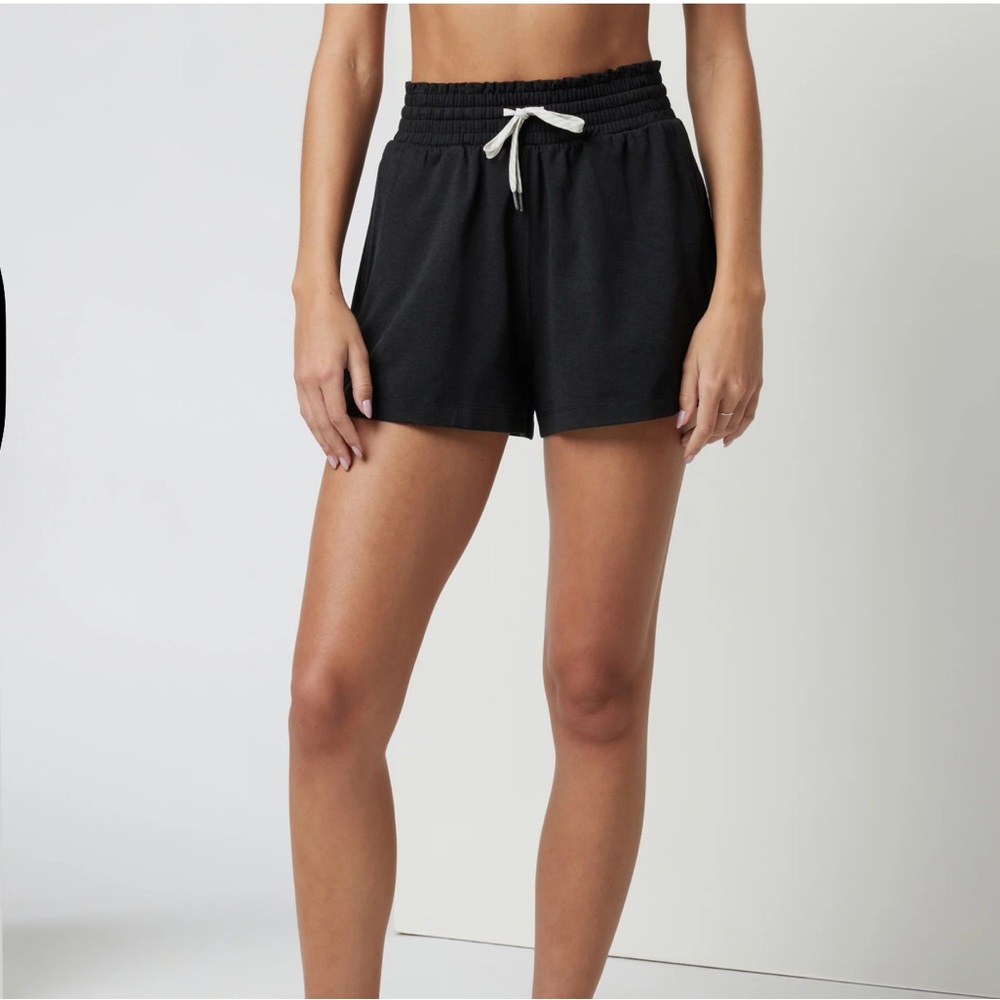 Vuori Black Women's Halo Boxy Athletic Shorts